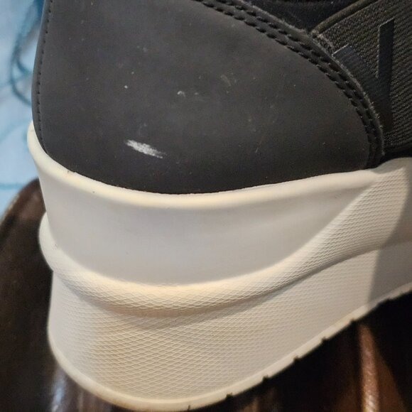 DKNY Women's Leya Wedge Sneakers (8.5) - Picture 13 of 14